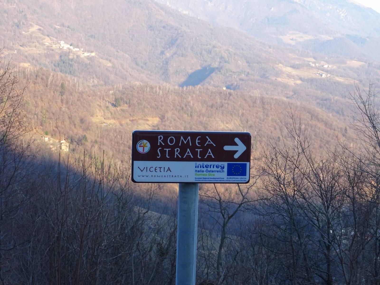 Le frecce della Romea Strata nel comune di Schio